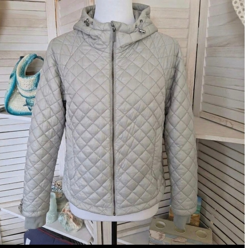 BCBGMAXAZRIA Grey Quilted Puffer Jacket Size M Feather Free Eco Fill Hooded